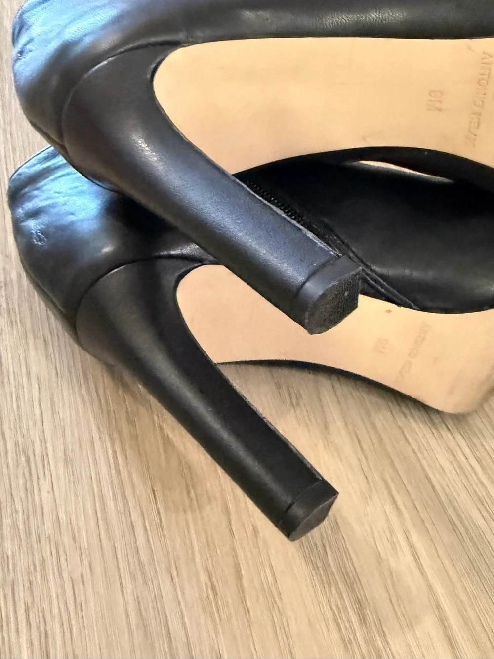 ANTONIO MELANI Nice Black Leather Stiletto Ankle Booties Suoer Comfy Size 9 M